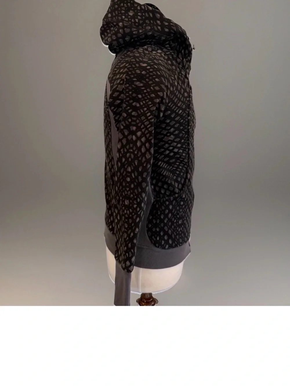 LULULEMON Scuba Zip Hoodie Size 10 FLAW ON 1 ELBOW, Simply Lace/Dark Slate Black